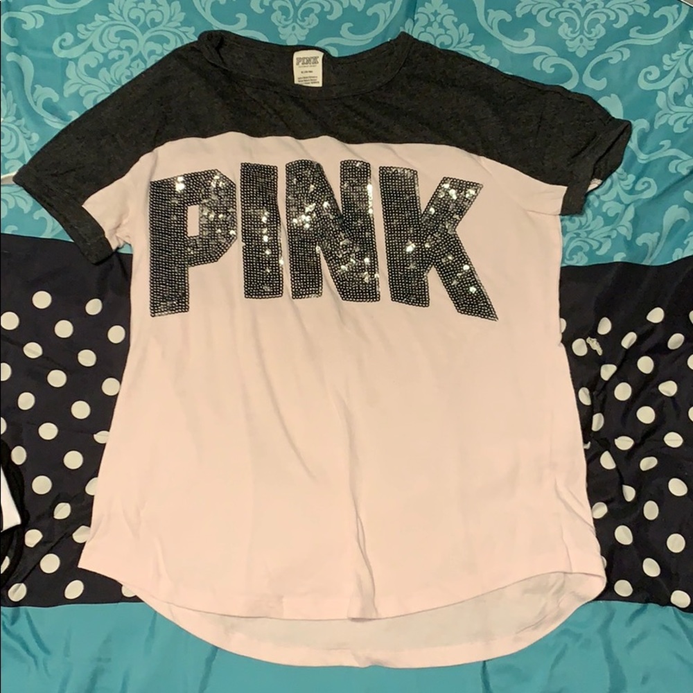 pink tee shirt
